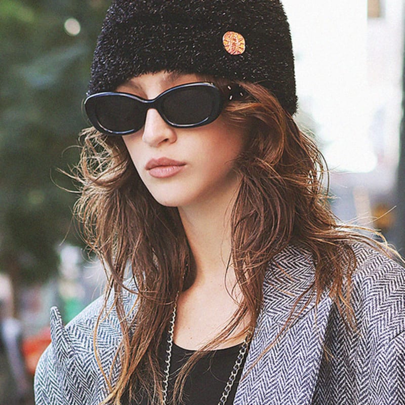 

HOLY NUMBER 7 PEARL BEANIE _ BLACK BLACK