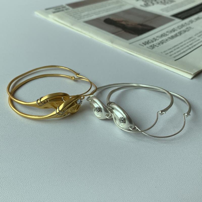 Retro Distressed Diamond-Encrusted Large Ring Earrings Feminine Charm Ear Rings Exquisite Facial Feature Earrings Fashionable