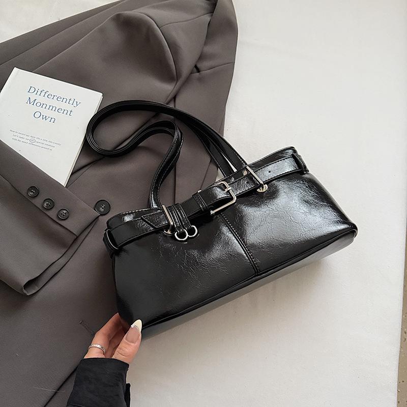 

Вместительная наплечная сумка женская ретро 2025 осень новая повседневная в зарубежном стиле сумка подмышку нишевая модная сумка-тоут