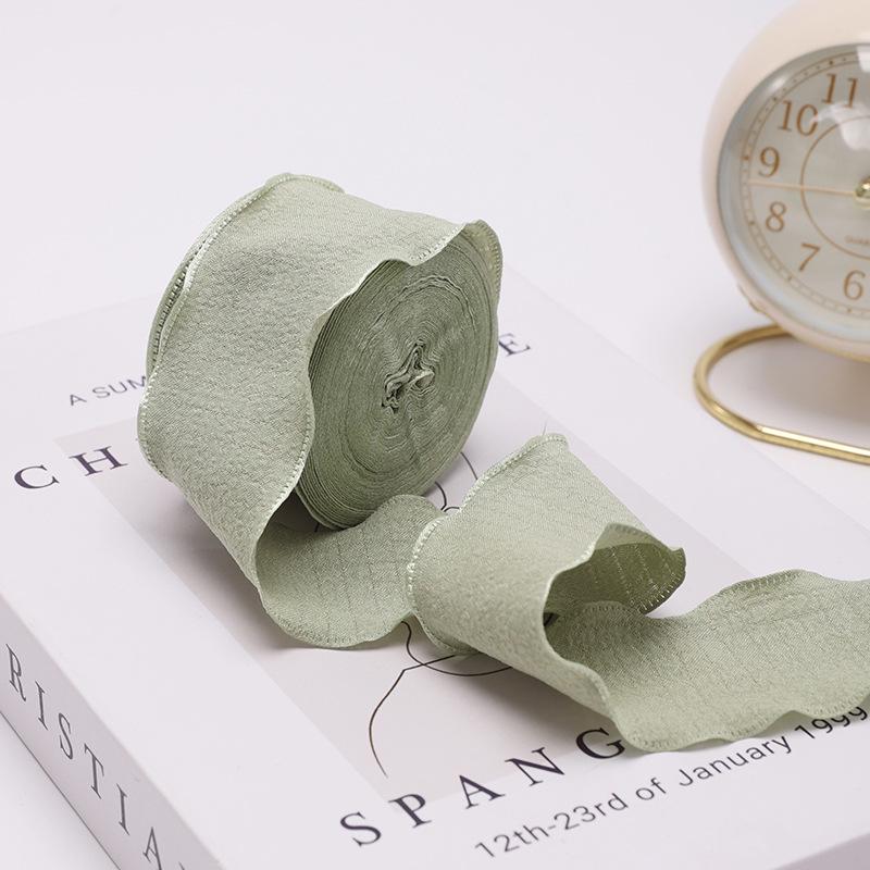 

Высококачественная льняная лента: Эластичные плиссированные оборки шириной 4 см для упаковки букета ко Дню матери или коробки для торта.