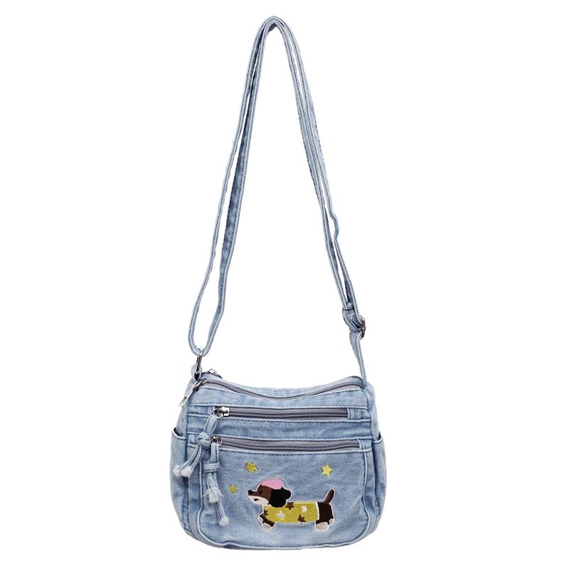 Мультяшная вышитая джинсовая сумка женская на плечо кроссбоди светло-синий