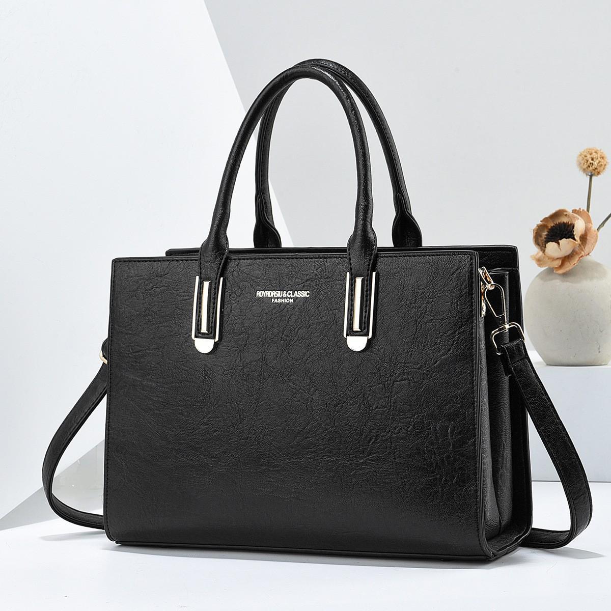 

The new texture is simple, trendy, dignified and atmospheric, and a women s bag is a 2025 hot seller. 29*12*20 чёрный