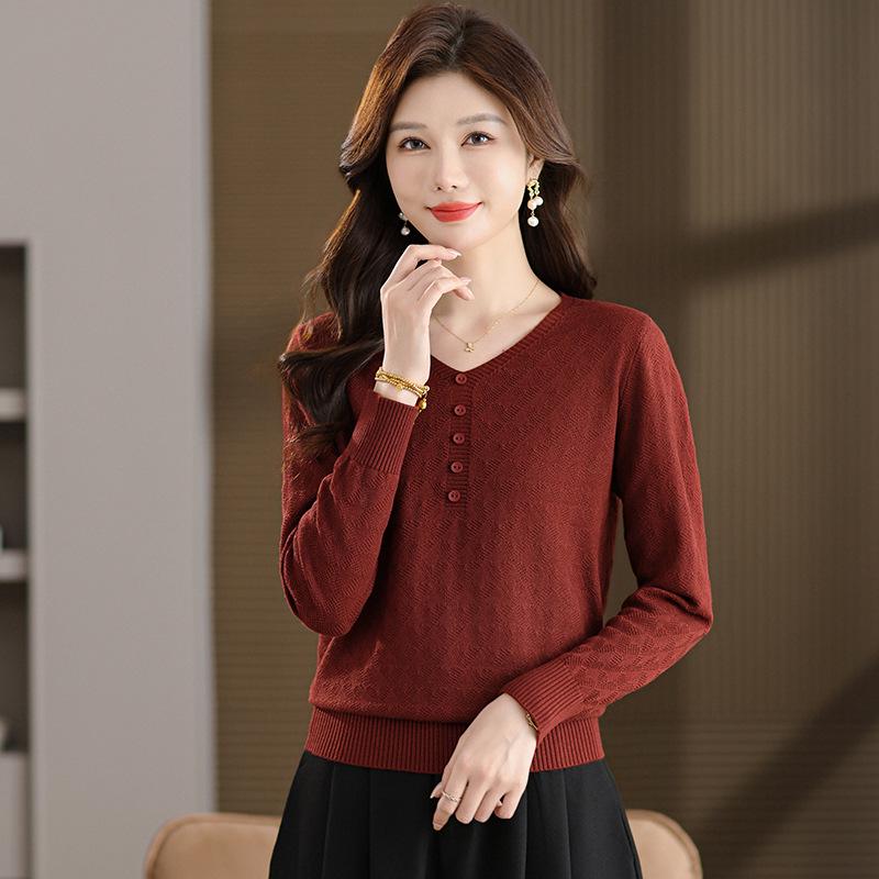 2025 Early Autumn Women's Korean V-neck Knitwear: Slimming Long Sleeve Solid Color Short Sweater