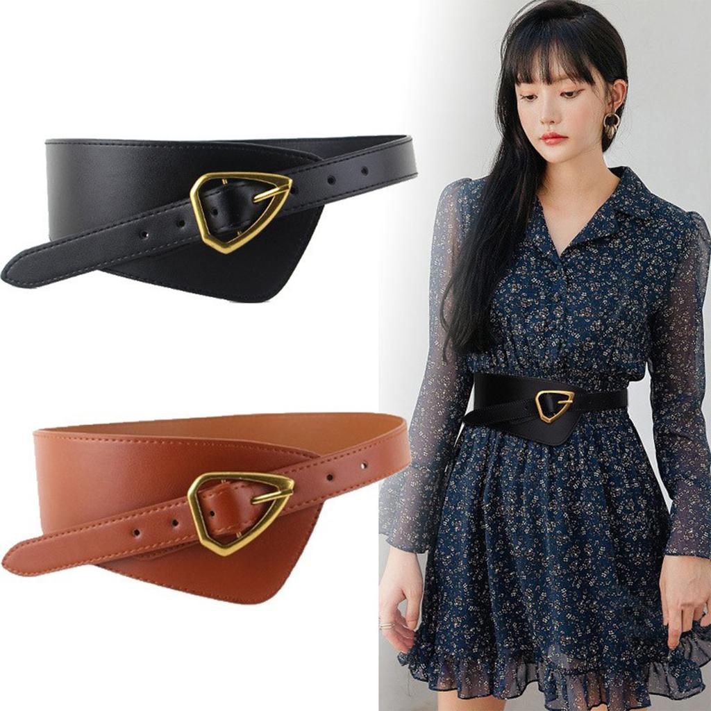 The Wide Belt Of The Woman Is Decorated With A Suit Jacket And Jacket Accessories In Black Color, Which Is Fashionable And Versatile.