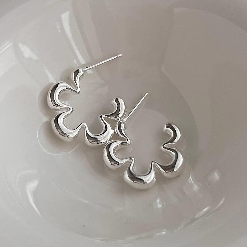 Hollow Large Flower Geometric Smooth Earrings Jewelry