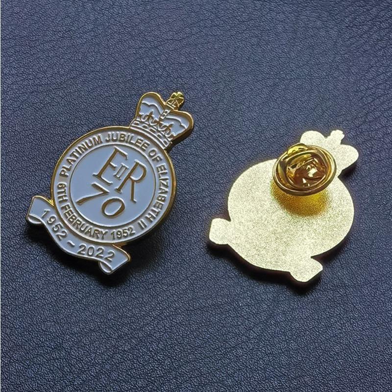 Queen Elizabeth II, Platinum Year, brooch, badge, commemorative medal, Christmas gift, Stocking stuffers