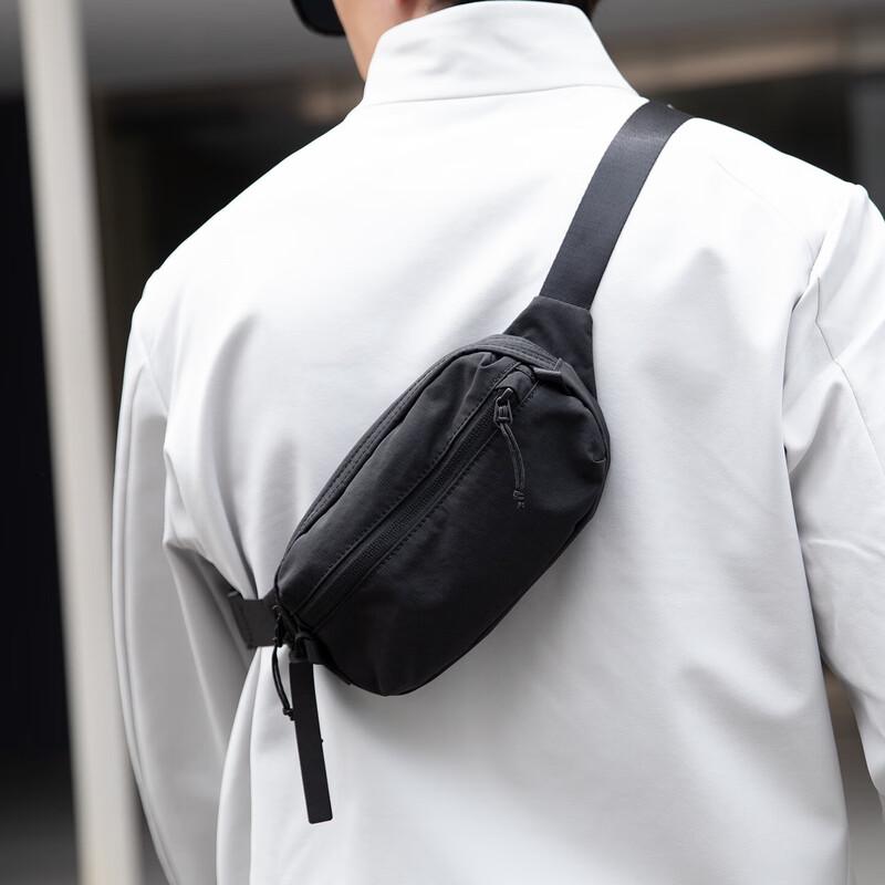 Marco Leyden Unisex Lightweight Sports Sling Bag
