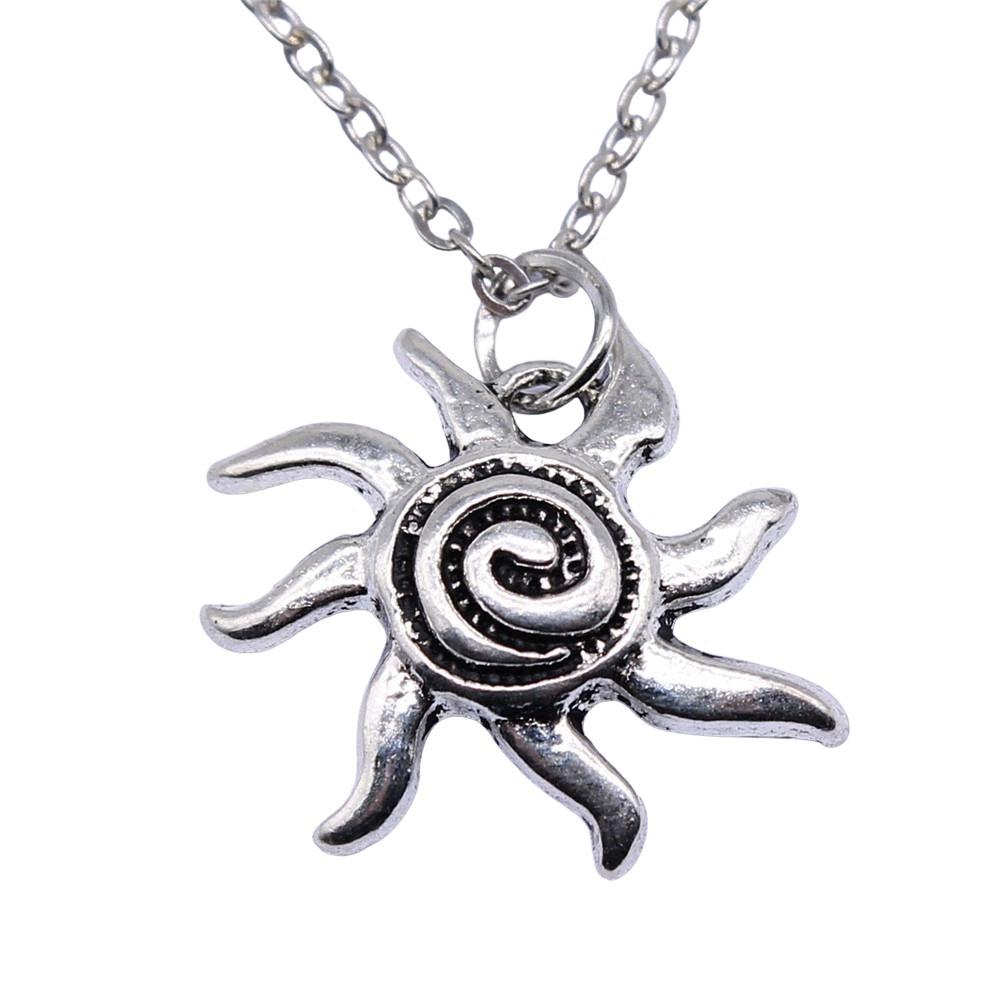 Hollow Star Moon Pendant Necklace Minimalist Geometric Jewelry 40cm Short Chain