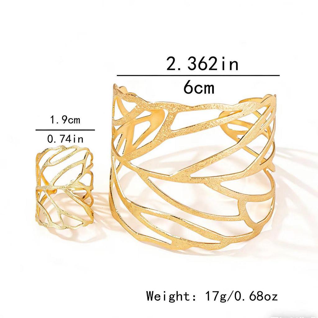 Exaggerated Geometric Frosted Open Ring Set with Simple Leaf Design