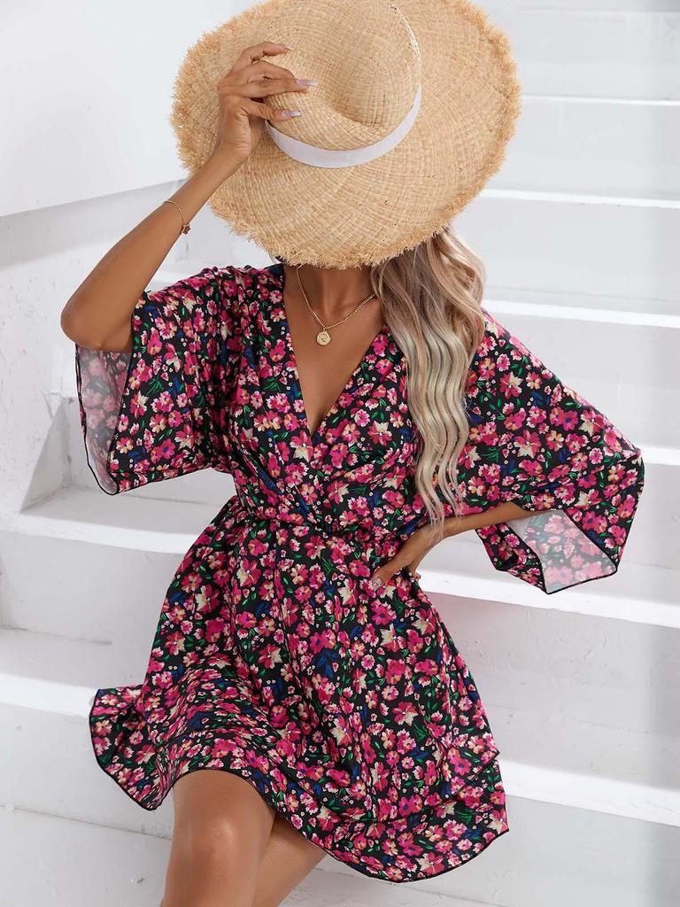 European & American Women's Summer 2023 Bestseller: Printed V-neck Dress with Three-quarter Sleeves