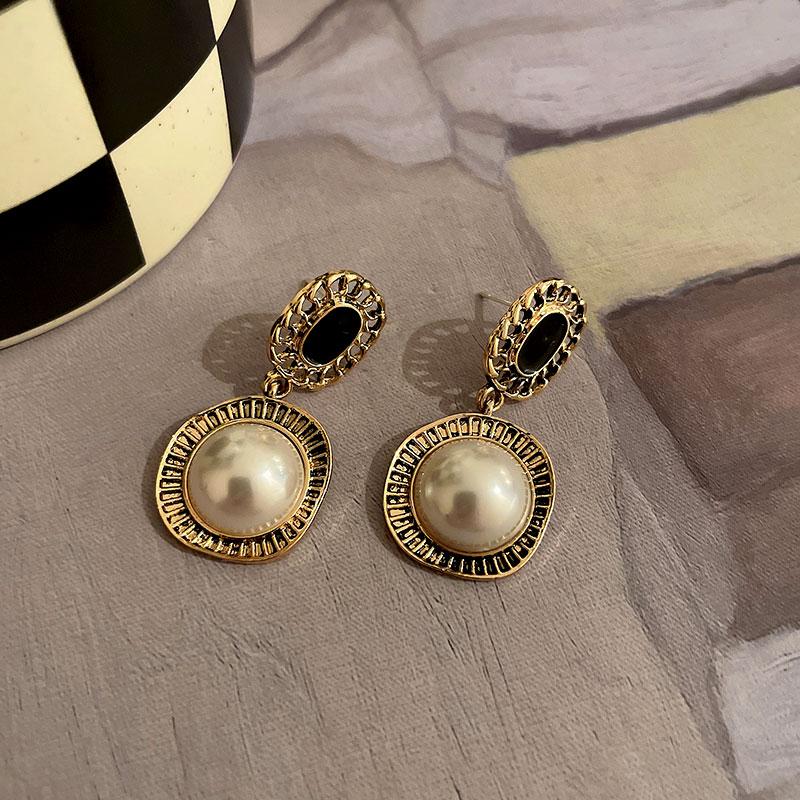 

Простые черные квадратные металлические серьги-подвески в виде круга из Европы и Америки, модный циркон для женщин и девушек-готов, аксессуары