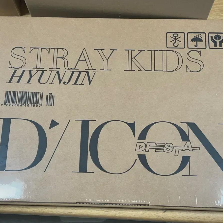 

Straykids Хёнджин D Icon Дефеста