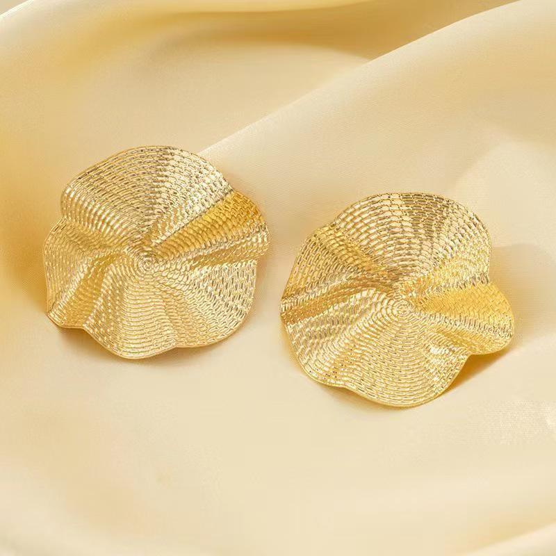 Gold-Tone Geometric Twist Earrings: Fashionable and Versatile Multi-Layer Braided Earrings for Women.