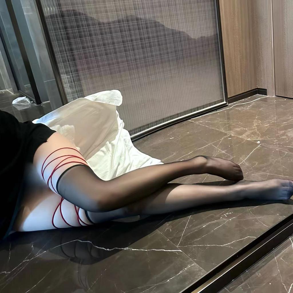 Sexy Sexy Straps Sexy Lines Striped Pure Desire Knee High Socks Black and Red Suspenders Contrasting Color Knee JK Stockings