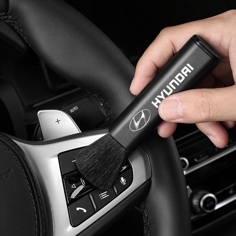 1Pcs Car Air Conditioner Outlet Clean Brush Dust Remover Accessories For Hyundai Santa Fe Sonata Solaris Azera Creta I30 Ix25 IX35 Tucson