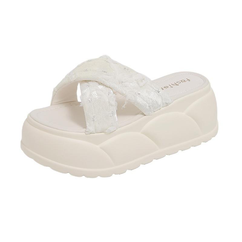 

Thick-soled cool slippers for women s summer wear 2025 new fashion and high-end skirt super fire muffin one-word beach shoes 39