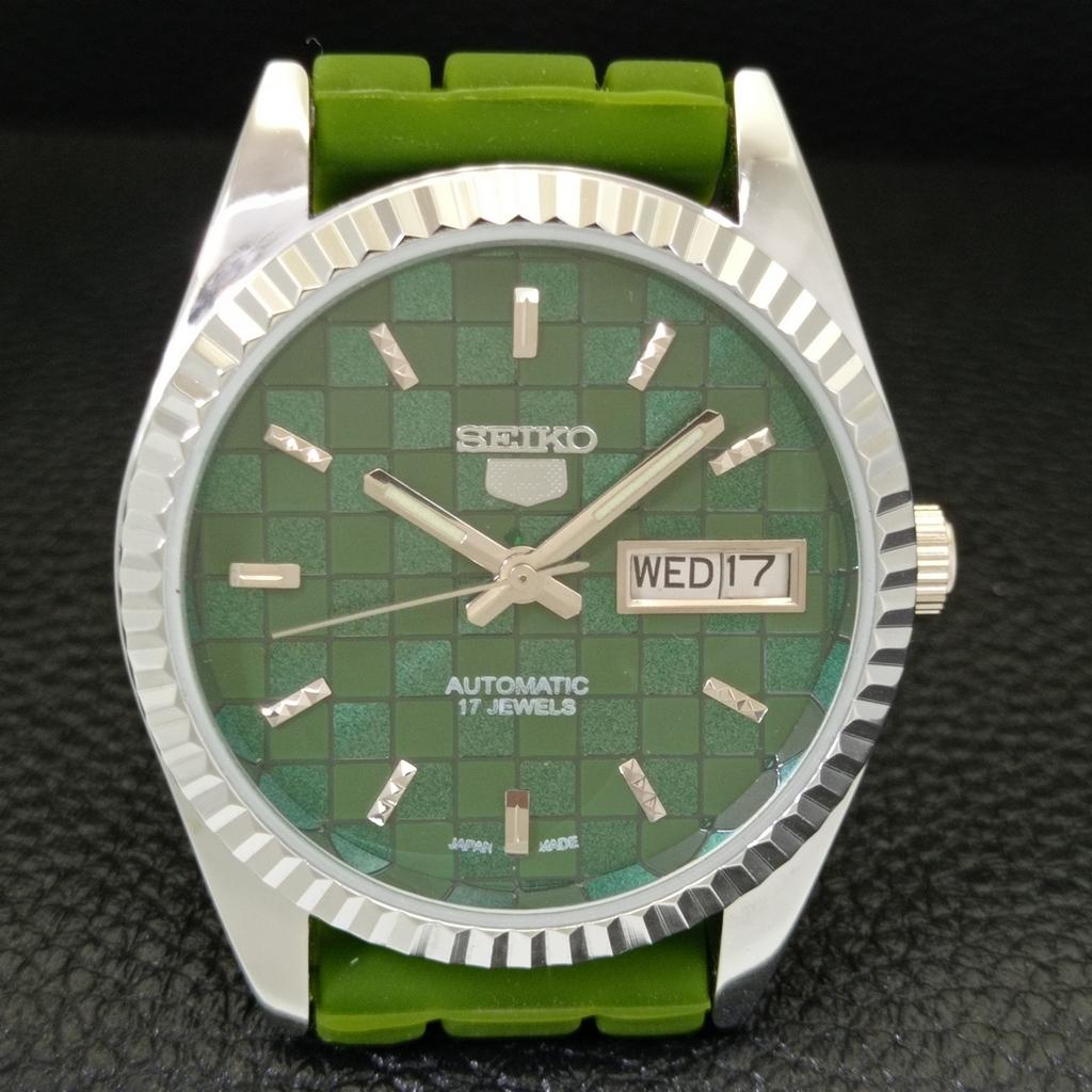 AUTOMATIC VINTAGE SEIKO 5 REFURBISHED JAPAN MENS GREEN DIAL WATCH A440378-9 Sk-a440378-1