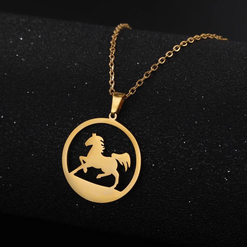 1ks Náhrdelník s přívěskem koně Vynikající nerezová ocel Novoroční dárek Diamantem vykládaný Temperament Kulatý přívěsek Náhrdelník