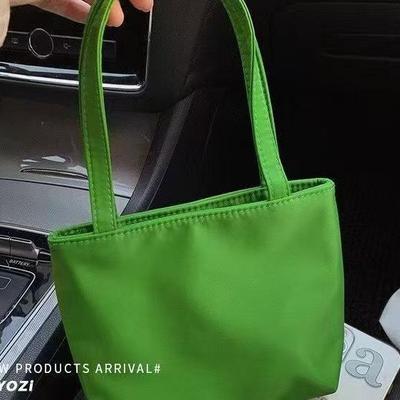Nylon Mini-Handtasche Tote Damen-Tasche ist einfach und tragbar beim Ausgehen, und Büroangestellte tragen kleine Taschen mit neuen Modellen.