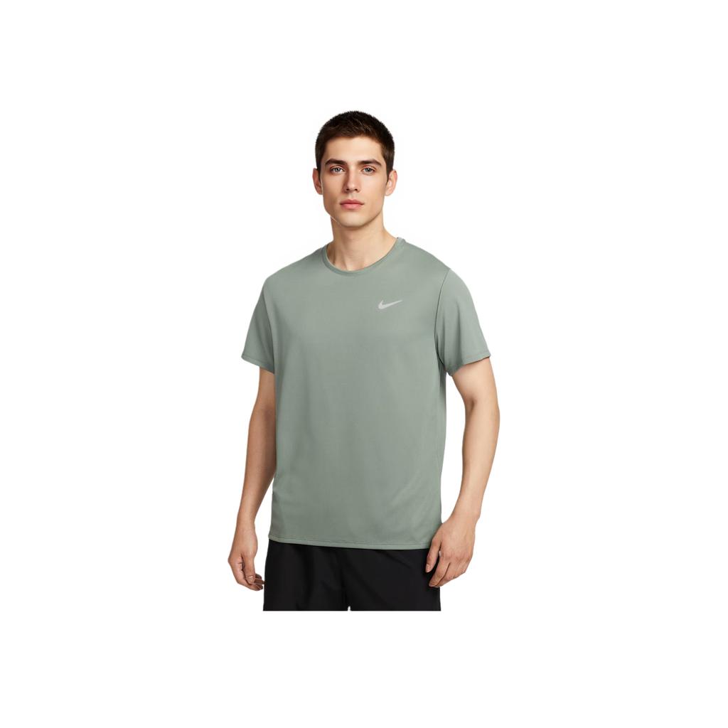 Nike Sausas SS25 Fit UV Miler Patogus Madingas Trendy Minimalistinis Trumpomis Rankovėmis T-shirt Vyriški Viršutiniai Drabužiai DV9316-364