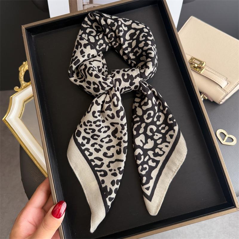 Leopard Print Fashion Imitation Velvet Herringbone Pattern Cotton and Linen Small Square Scarf Silk Scarf Headscarf Shawl Sun Protection Scarf Women's