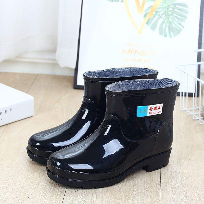 

2025 new fashion non-slip rain shoes men s outdoor shoes Internet celebrity thermal short tube low-top rain shoes men s water boots 44