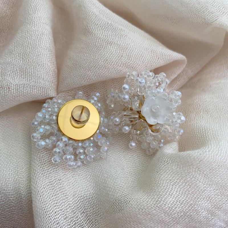 Light Luxury Crystal Pearl Stud Earrings White Flower Beaded Women'S Natural Exquisite Flower Earrings Earrings