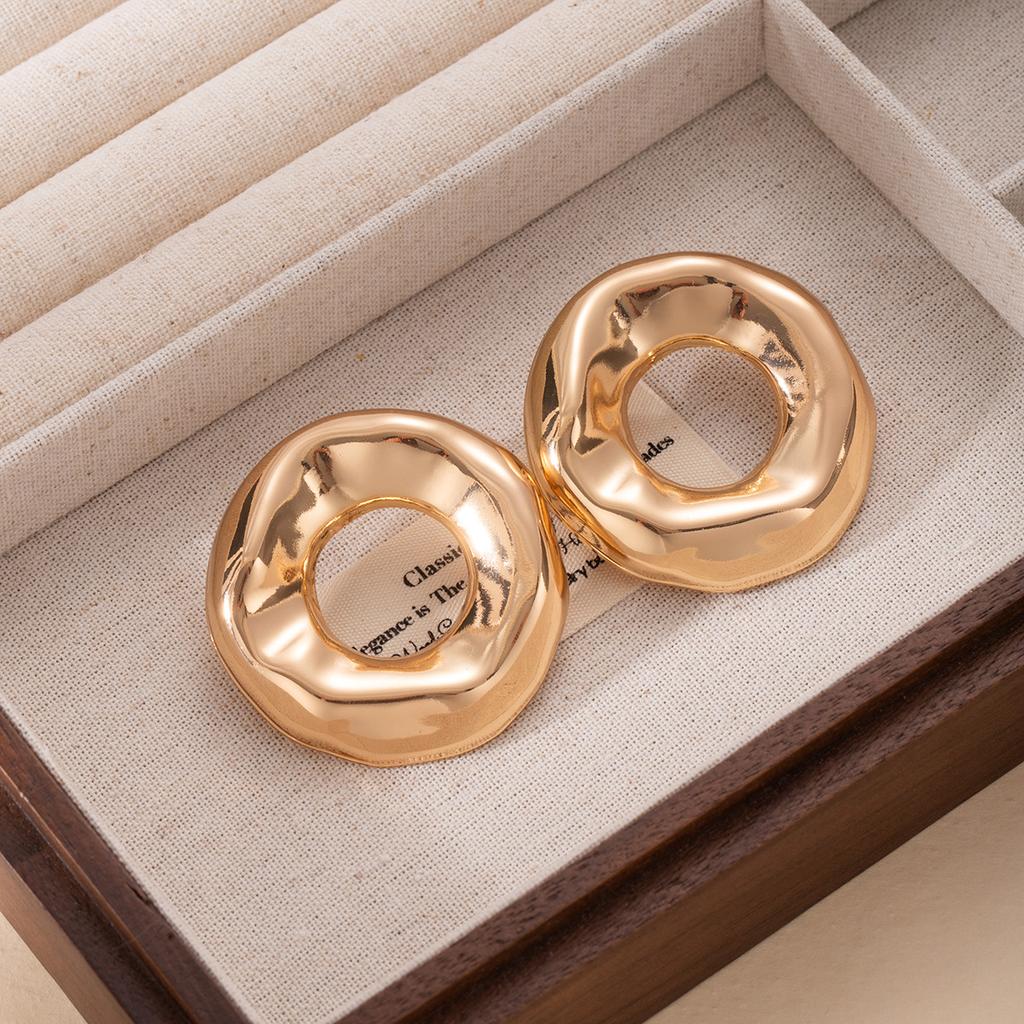 Irregular Hollow Round Stud Earrings Women'S Light Luxury Niche High-End Metal Earrings Temperament Niche Earrings