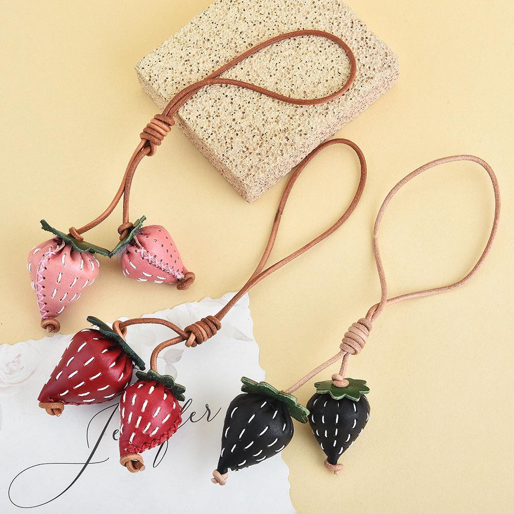 Leather Three-Color Three-Dimensional Strawberry Bag Pendant Woven Hand-Sewn Vegetable Tanned Leather Keychain Pendant