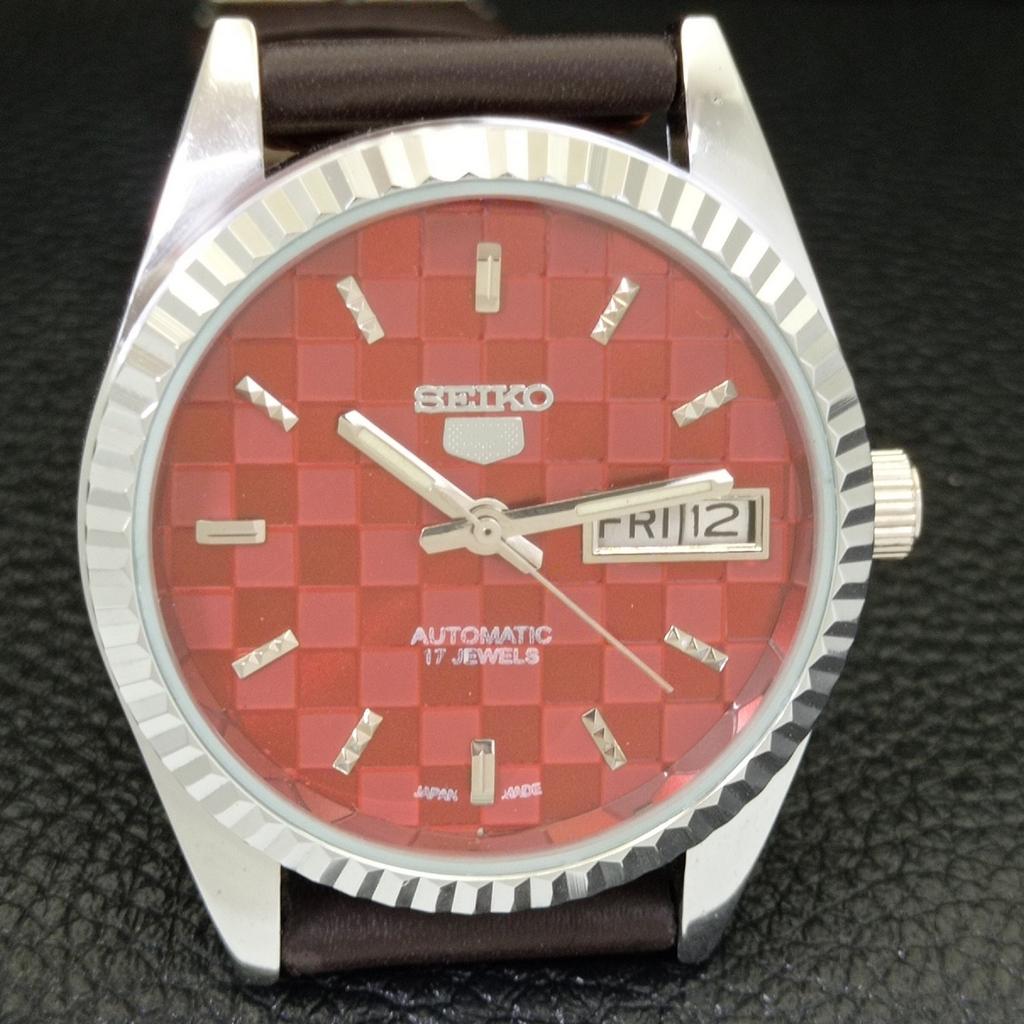 MENS VINTAGE REFURBISHED SEIKO 5 AUTOMATIC JAPAN RED COLOR DIAL WATCH a440347-4 Sk-a440347