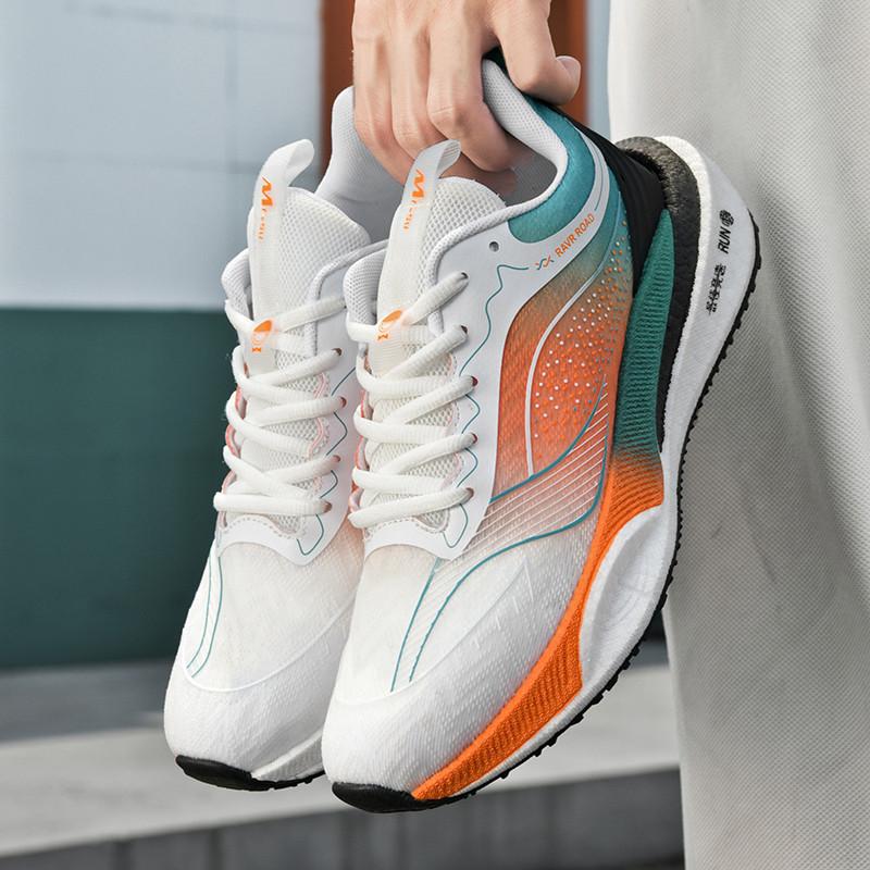 

Trendy couple models with sound, new carbon plate, explosive rice, breathable running shoes, friction, summer sports, leisure and fashion sports 36