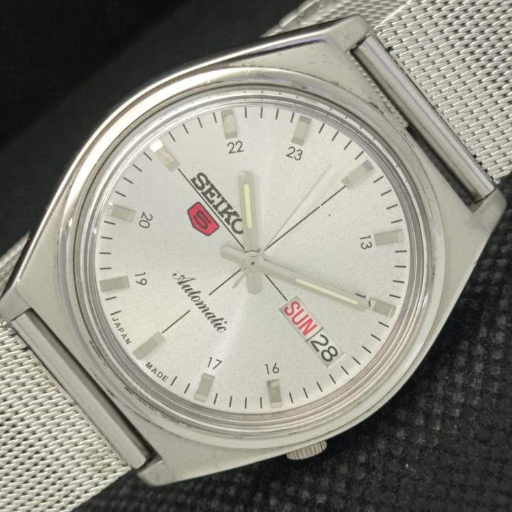 

Б/У винтажные мужские часы SEIKO 5 AUTO 7S26B из Японии с серебряным механизмом и функцией «день/дата» 608h-a316649-2 SKU608h-a316649