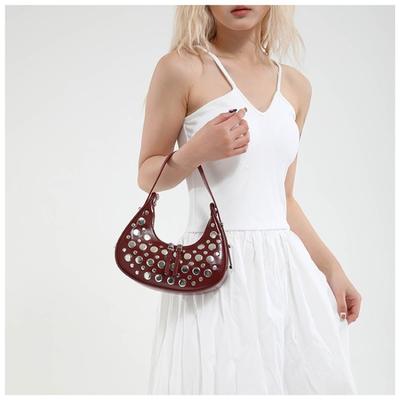Modische Damenhandtaschen Frühling Neu Lässige Damen-Umhängetaschen Nischen-Nieten-Achseltaschen Tragetaschen