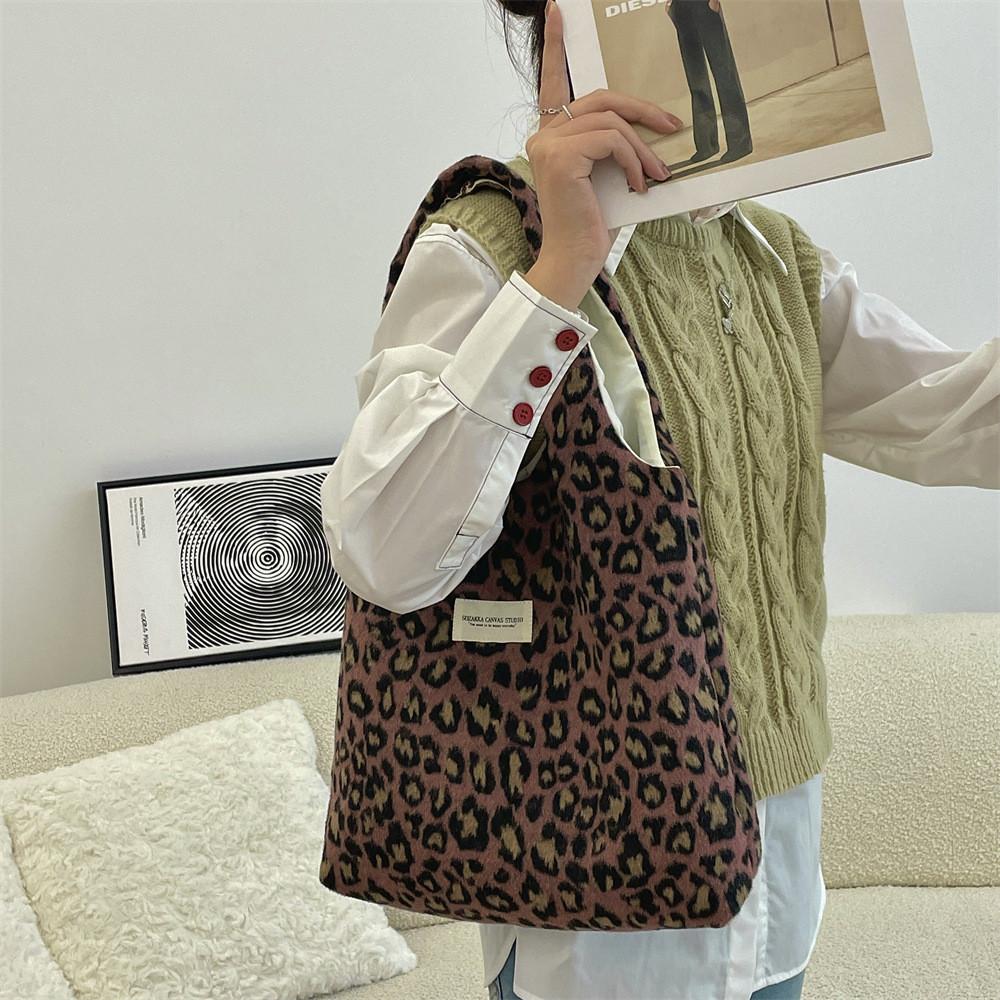Chic And Trendy Wool Leopard Print Shoulder Tote Bag For Daily Fashion Needs