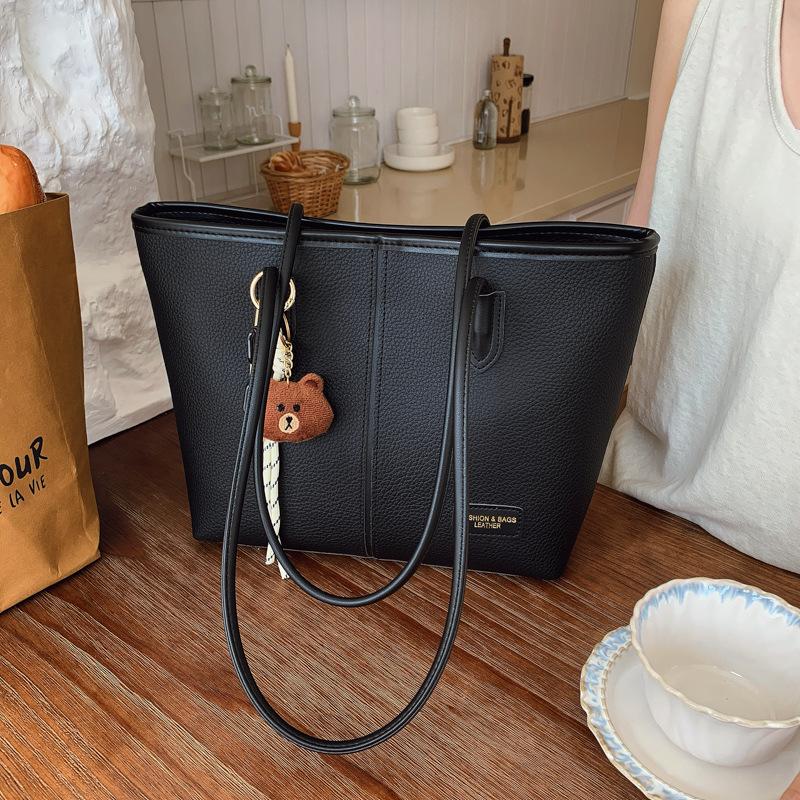 

Premium texture commuter bag women s new large-capacity shoulder underarm bag versatile contrasting handbag чёрный