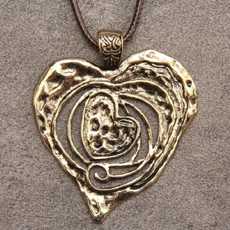 Prosty, a jednocześnie szykowny naszyjnik z sercem, wykonany ze stopu cynku, codzienna biżuteria, niezbędny wisiorek z sercem, łańcuszek na obojczyk