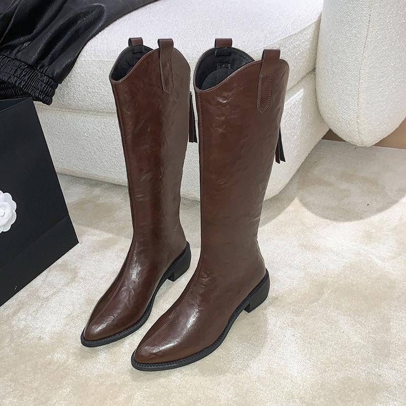 2025 autumn new retro pointed thick heel western cowboy boots V-mouth medium heel knight boots large size boots women