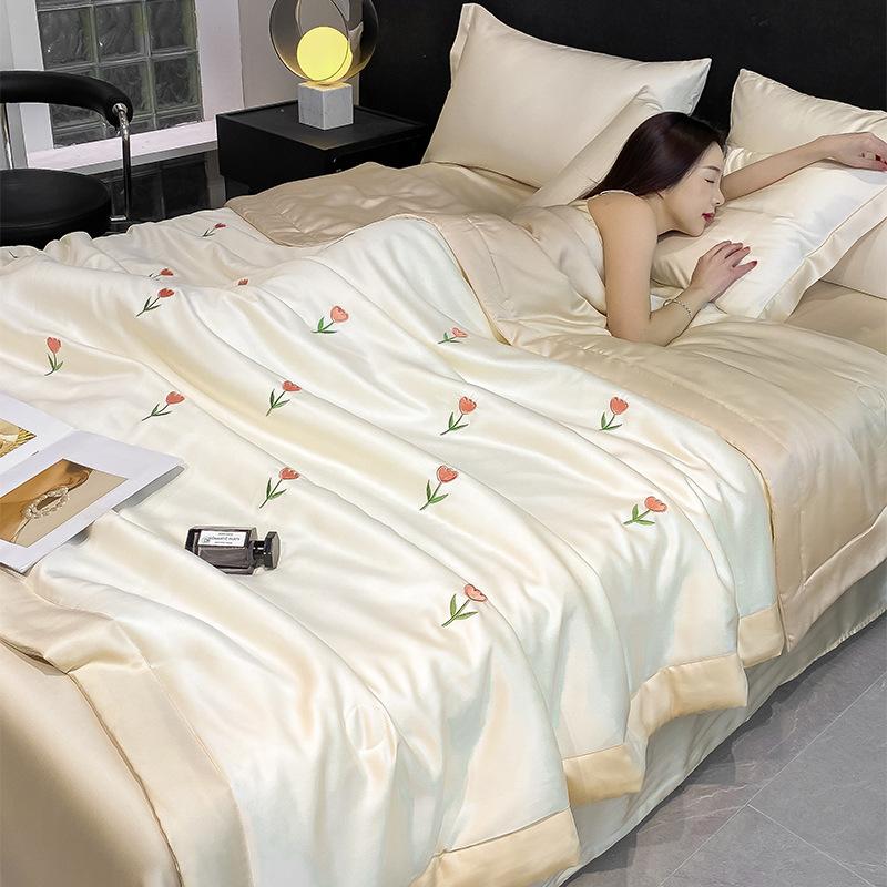 new class A soybean fiber Xia Liang quilt air conditioner quilt single double machine washable summer four-piece thin quilt