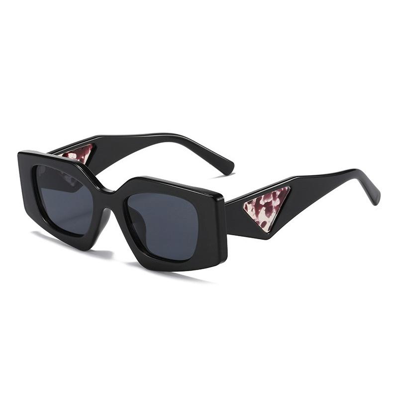 

Luxury Retro Leopard Print Gradient Square Women Sunglasses Y2K Small Frame Candy Color Design Casual Men Sun Glasses UV400 as picture