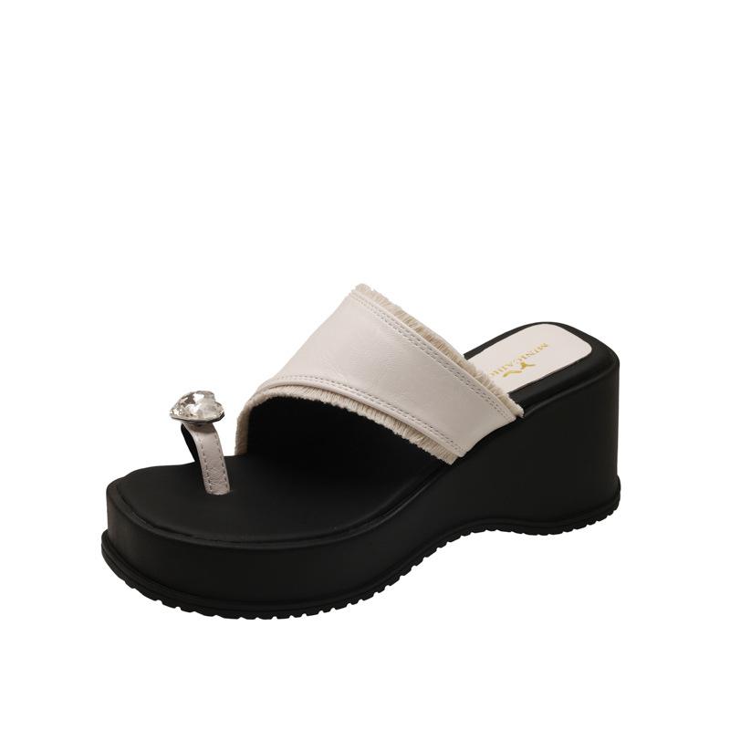 

Silver platform slippers women s fashion design sense summer 2025 new small rhinestone cover toe sandals 35