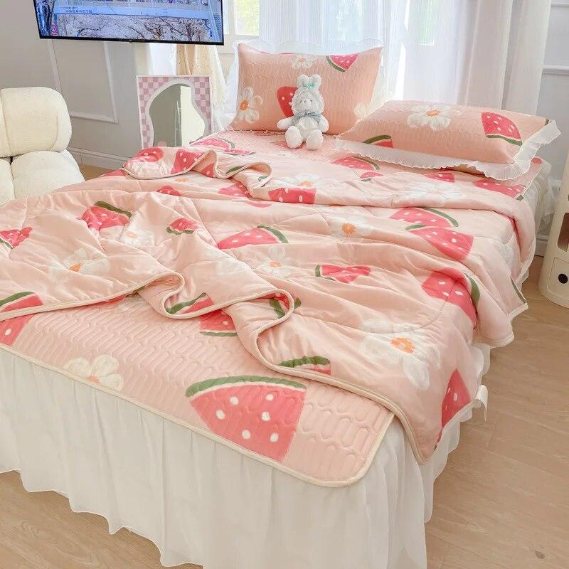 Letnia Cienka Kołdra Chłodna Pościel z Falbaną i Poszewką na Poduszkę Zestaw Pościeli Rozmiar Queen Kołdra Ochraniacze na Materac Pokrowce Narzuta