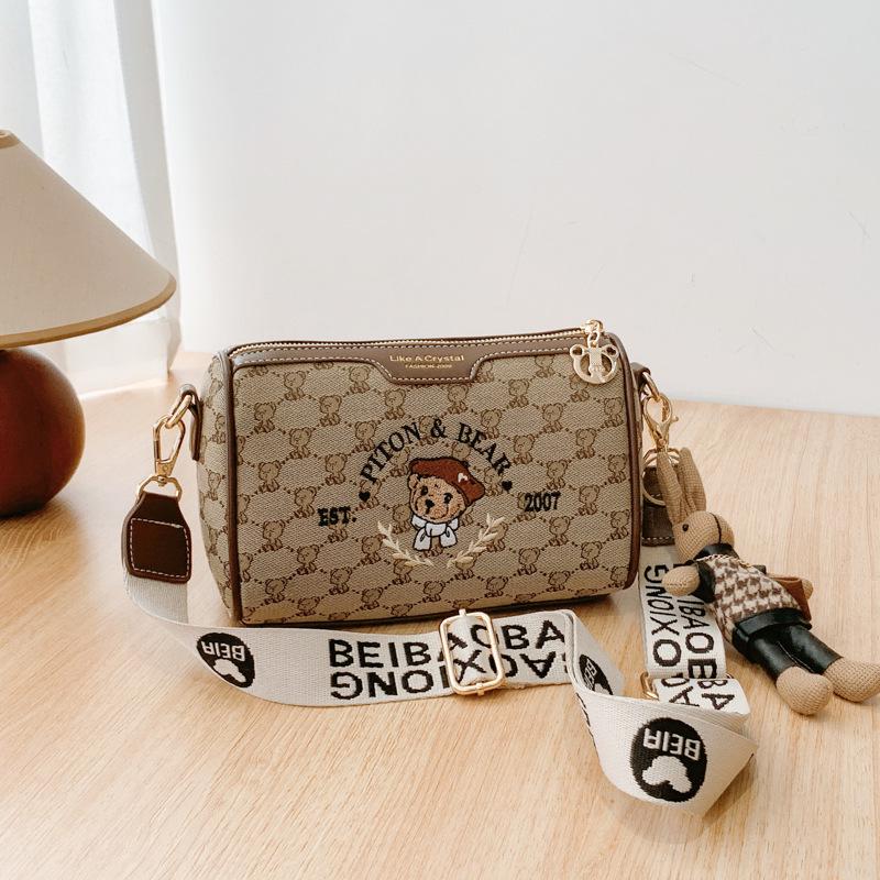 

Городская минималистичная женская ретро сумка кроссбоди в форме подушки хаки