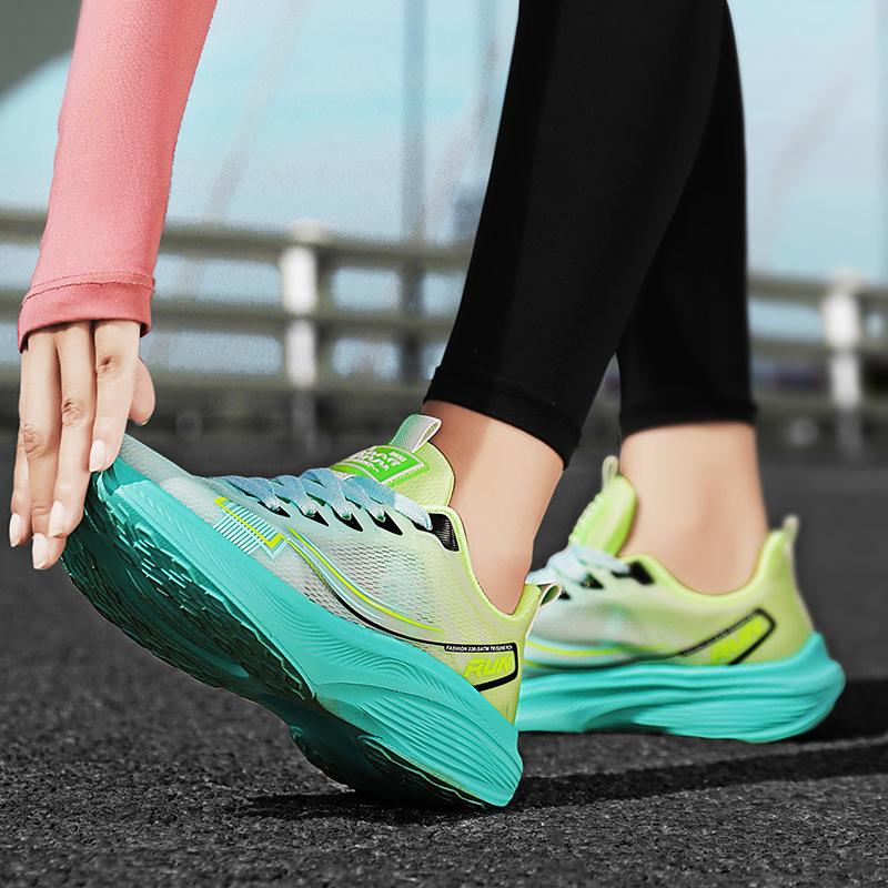 Summer running shoes men's lightweight running shoes sneakers shock-absorbing couple 2025 mesh sneakers women's breathable new models