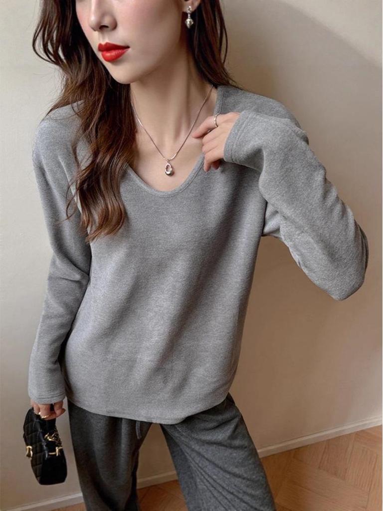 Plus Size Women's V-Neck Long-Sleeve Warm T-Shirt - Autumn/Winter Slimming Base Layer Top