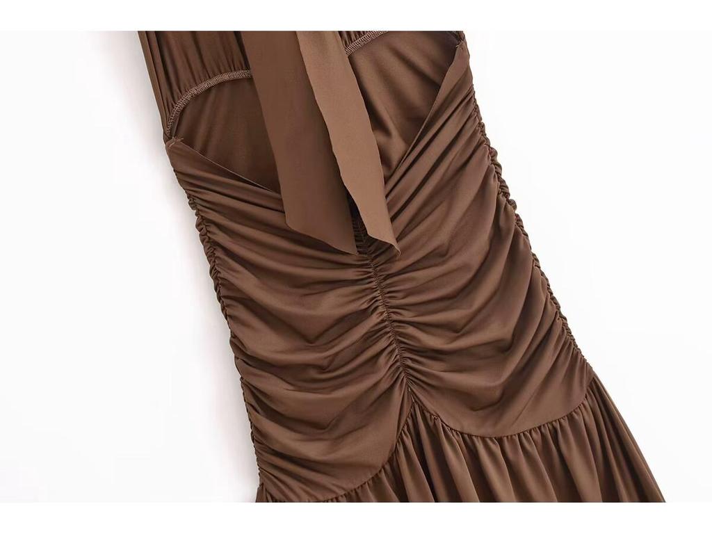 2024 Winter Women's European & American Style Halter Neck Waist-Hugging Dress