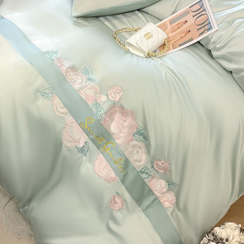 3Pcs/4Pc Embroidered Ice Silk Quilt Cover Bed Sheets Pillowcase Set Suitable for Bedroom Rental Dormitory, Light, Breathable, Soft and Comfortable