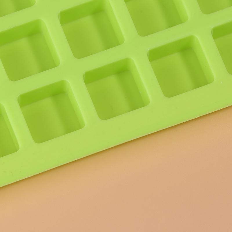 126-Kammer-Quadrat-Silikonform DIY Hausgemachte Mini-Süßigkeiten Schokolade Gummibärchen Eiswürfel Gelee Backformen Kuchen Dekorationswerkzeuge
