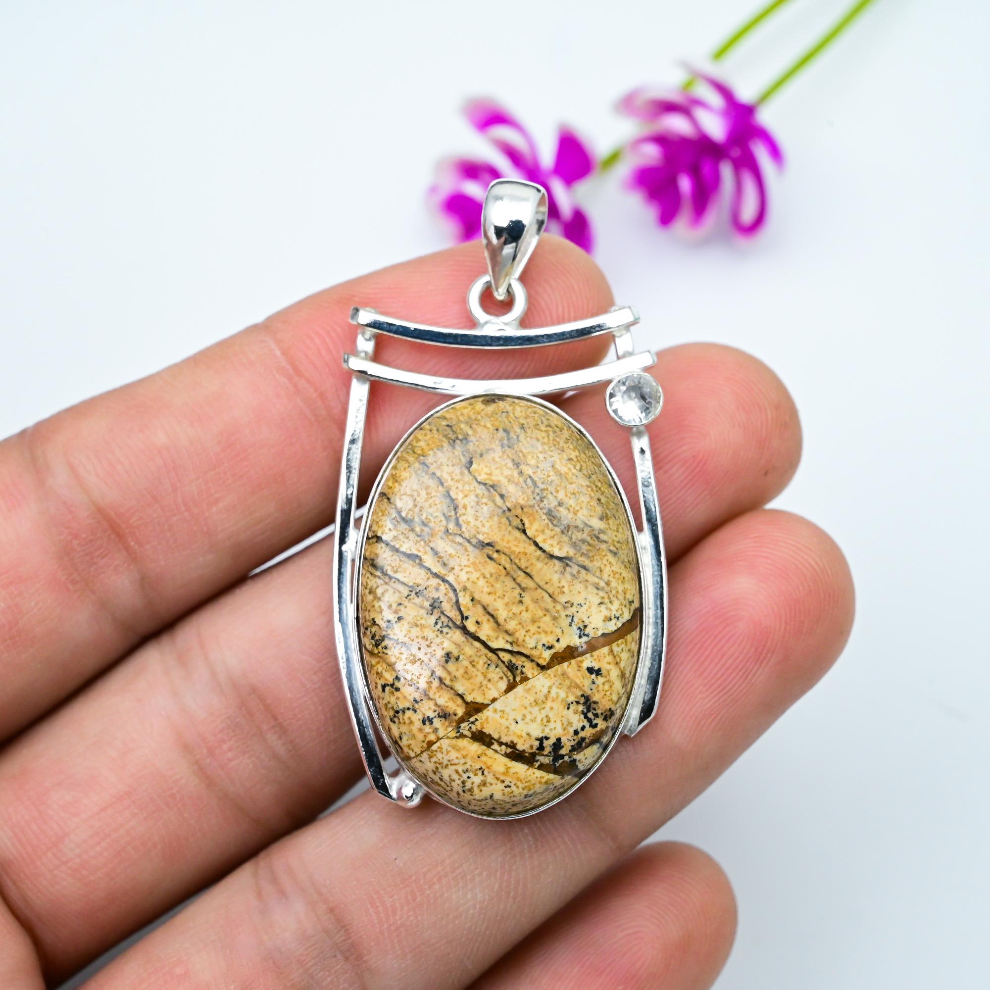 

Картина Джаспер, Белый топаз Подвеска, Ювелирные изделия из цельного серебра 925 пробы, Подвеска с драгоценным камнем, Подарок для нее, Изящные украшения ручной работы 1.77 Inches