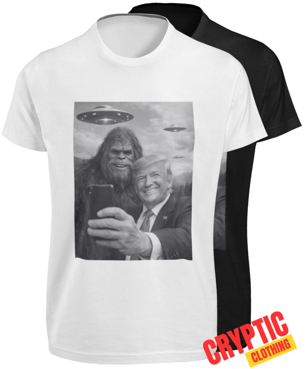Funny trump bigfoot Selfie with UFOs Weird Alien T-SHIRT Sasquatch joke Gift TEE XL