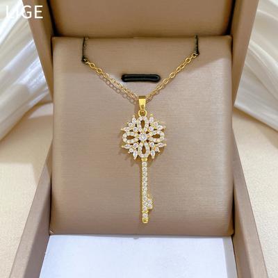 Titanium Steel, Empty Flower Key, Light Luxury Temperament, Gorgeous Diamond Necklace, Female Versatile Collarbone Chain, Titanium Steel Chain